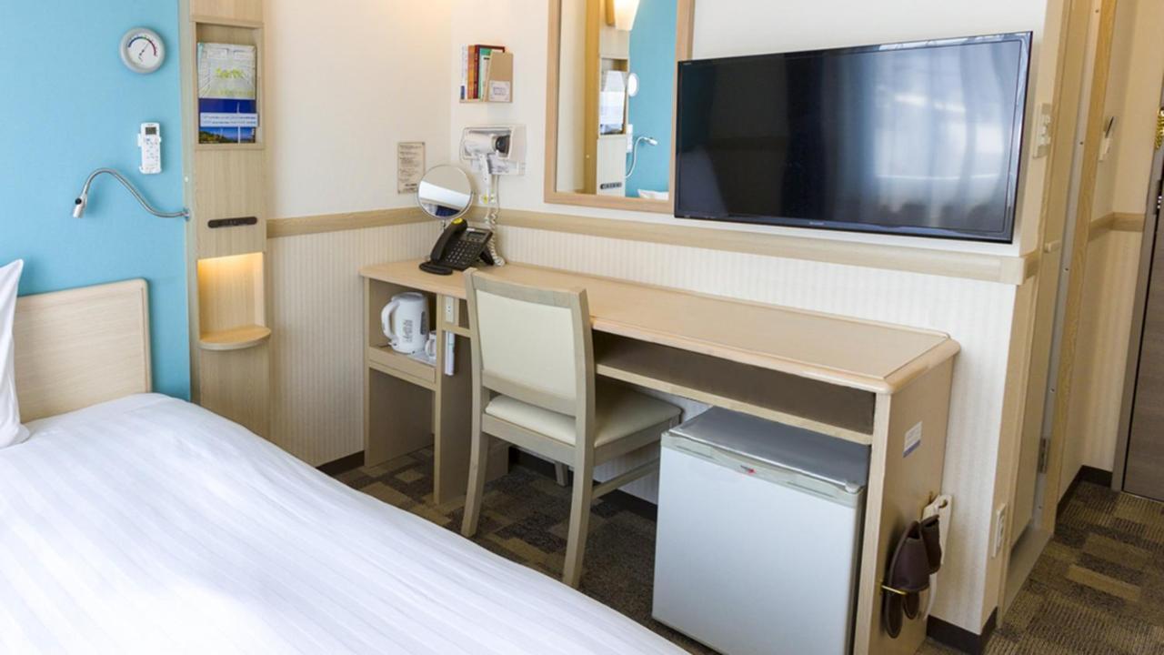 Toyoko Inn Misato-Chuo Ekimae Misato  Exteriör bild